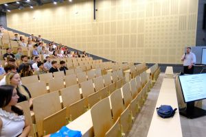 https://bewerbung.medizin.pte.hu/static-files/206909/orientacio25_en_de_DSCF7374_verebi._w_300_h_300.jpg