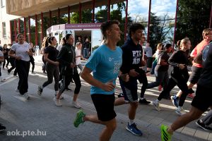 https://bewerbung.medizin.pte.hu/static-files/208786/DSCF0192._w_300_h_300.jpg