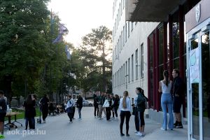 https://bewerbung.medizin.pte.hu/static-files/208909/DSCF0370_1._w_300_h_300.jpg