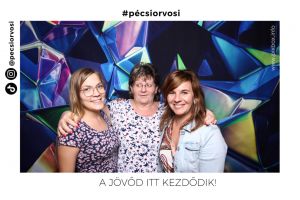 https://bewerbung.medizin.pte.hu/static-files/2719/20220906_130840_371._w_300_h_300.jpg