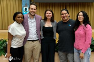 https://bewerbung.medizin.pte.hu/static-files/54443/DSCF3009._w_300_h_300.jpg