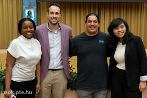https://bewerbung.medizin.pte.hu/static-files/54446/DSCF2993._w_300_h_300.jpg