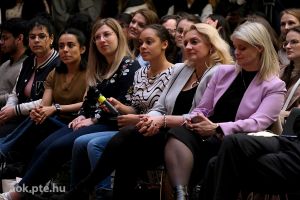 https://bewerbung.medizin.pte.hu/static-files/54479/DSCF2916._w_300_h_300.jpg