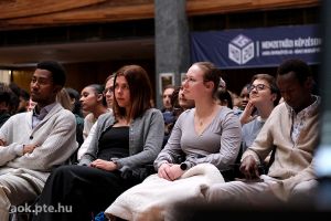 https://bewerbung.medizin.pte.hu/static-files/54498/DSCF2882._w_300_h_300.jpg