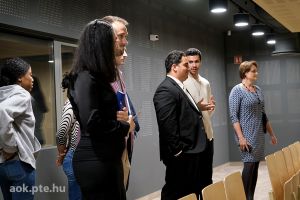 https://bewerbung.medizin.pte.hu/static-files/54530/DSCF2829._w_300_h_300.jpg