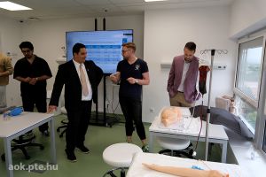 https://bewerbung.medizin.pte.hu/static-files/54547/DSCF2787._w_300_h_300.jpg