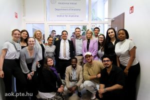 https://bewerbung.medizin.pte.hu/static-files/54558/DSCF2766._w_300_h_300.jpg