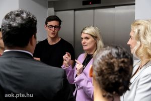 https://bewerbung.medizin.pte.hu/static-files/54568/DSCF2739._w_300_h_300.jpg