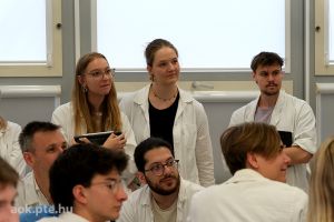 https://bewerbung.medizin.pte.hu/static-files/54570/DSCF2734._w_300_h_300.jpg