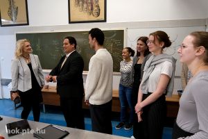 https://bewerbung.medizin.pte.hu/static-files/54573/DSCF2729._w_300_h_300.jpg