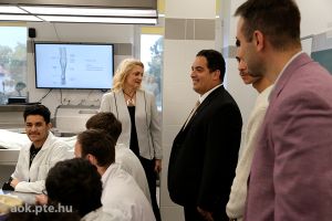https://bewerbung.medizin.pte.hu/static-files/54579/DSCF2716._w_300_h_300.jpg