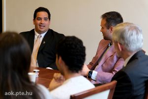 https://bewerbung.medizin.pte.hu/static-files/54598/DSCF2675._w_300_h_300.jpg